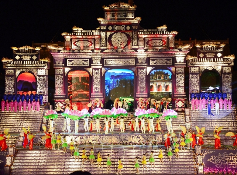 Semaine festivalière de Hue 2022 pas de vente de billets pour les spectacles artistiques